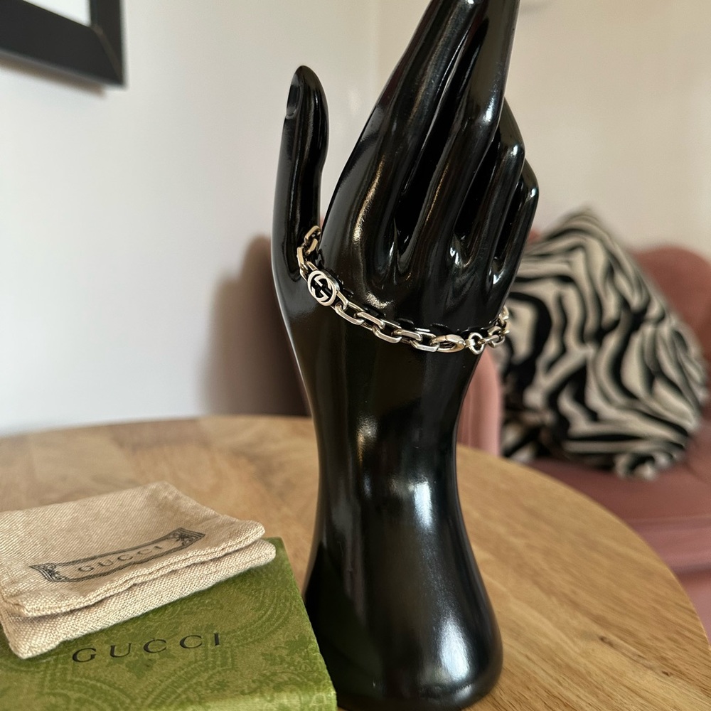 Gucci Silver Interlocking G Link Bracelet - Picture 5 of 9